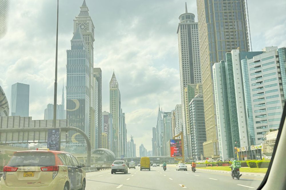 5 Essential Dubai Driving Rules You Need to Know in 2025 - Carcility